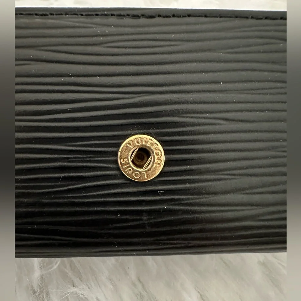 Authentic Louis Vuitton‎ Black Epi Leather 4 Key Case Holder - Picture 7 of 15